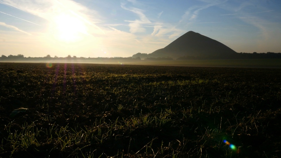 Terrils, du noir au vert - Photo n°1